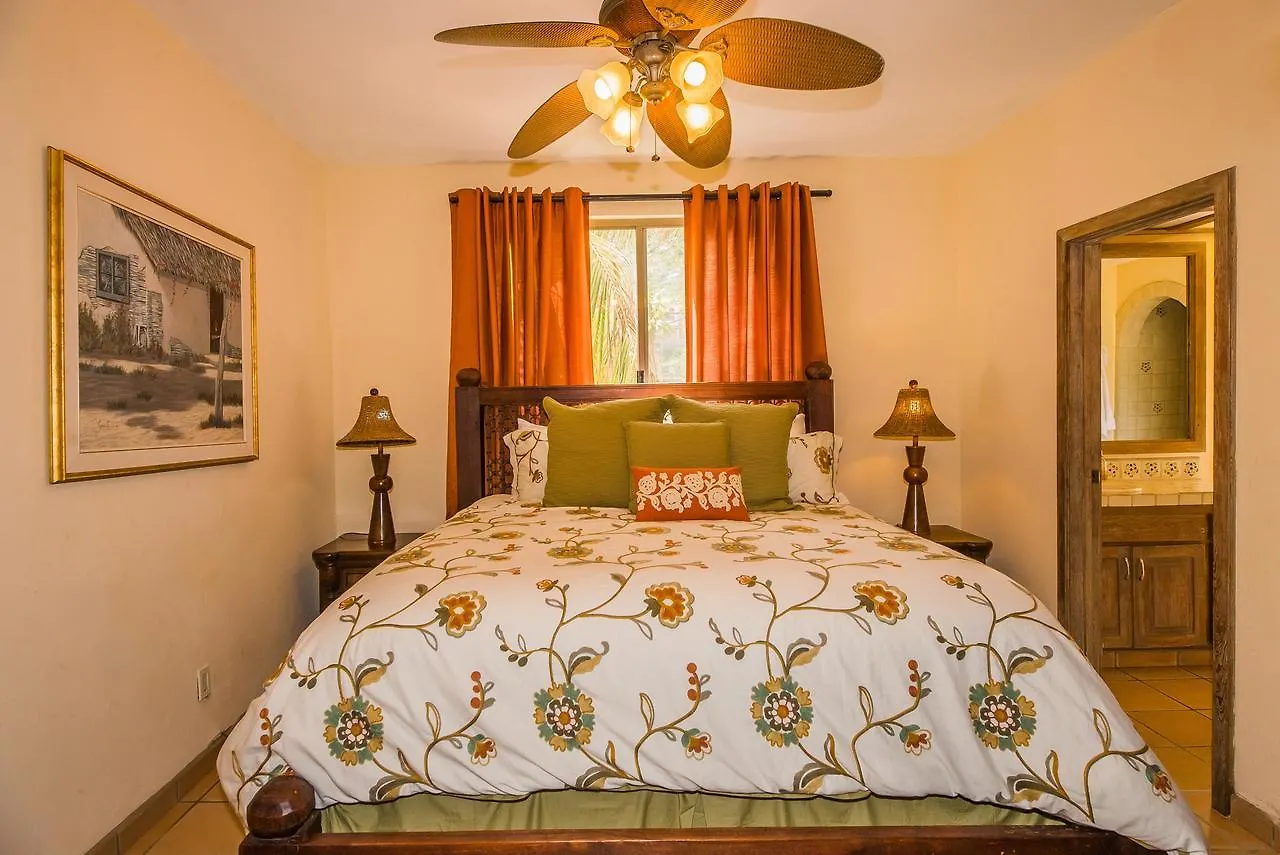 Steps From Downtown & Marina, 6 Bedroom Villa Victoria Cabo San Lucas