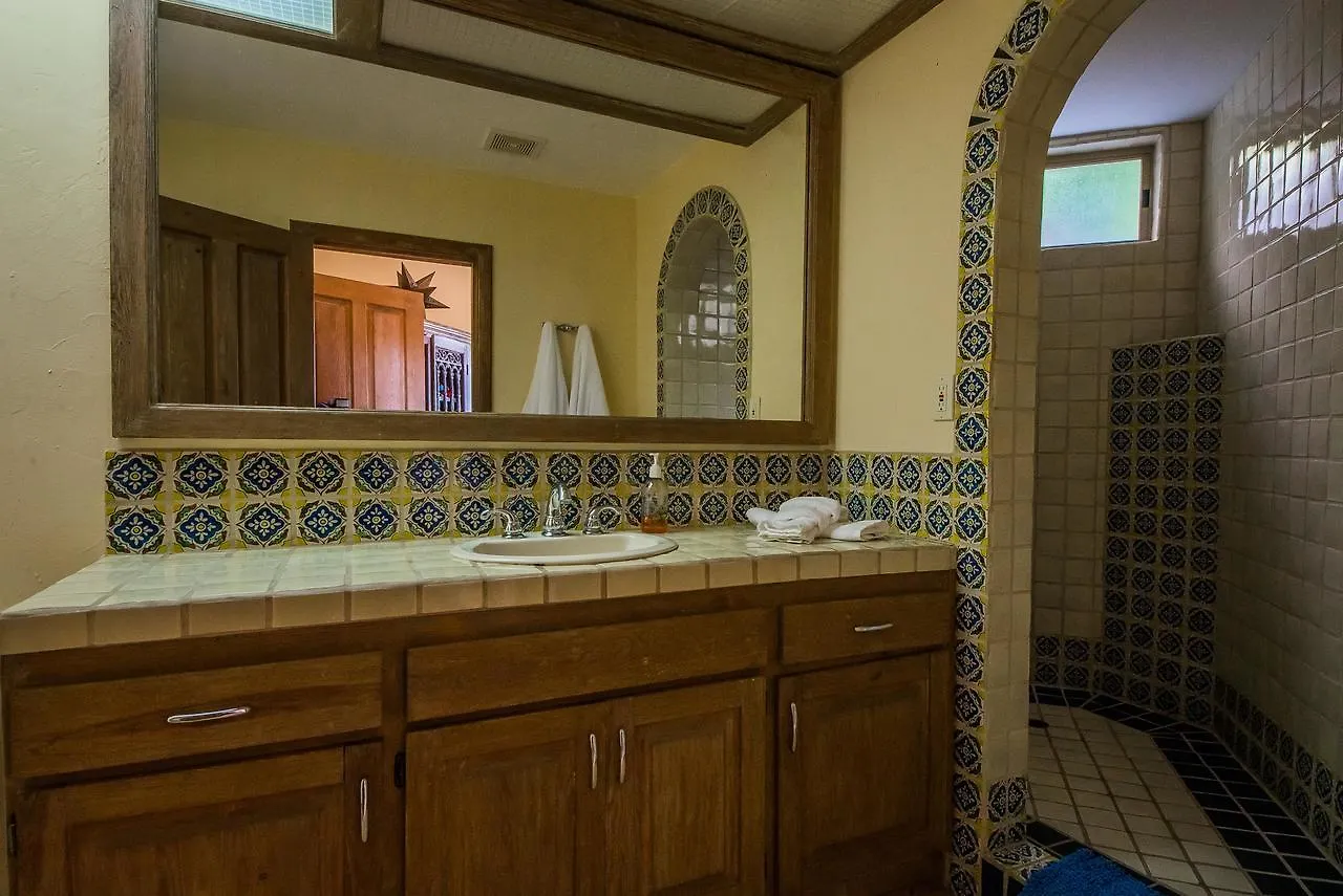 Steps From Downtown & Marina, 6 Bedroom Villa Victoria Cabo San Lucas
