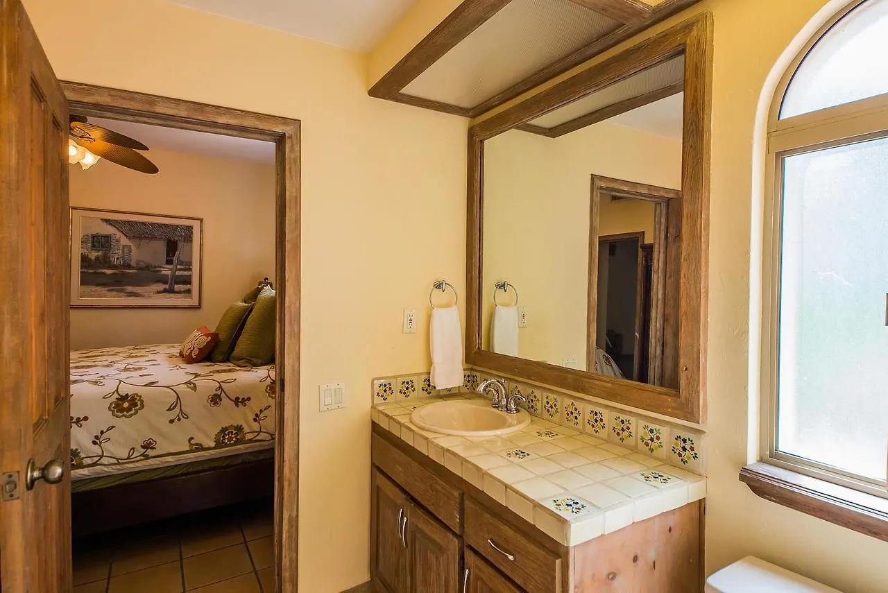 Steps From Downtown & Marina, 6 Bedroom Villa Victoria Cabo San Lucas